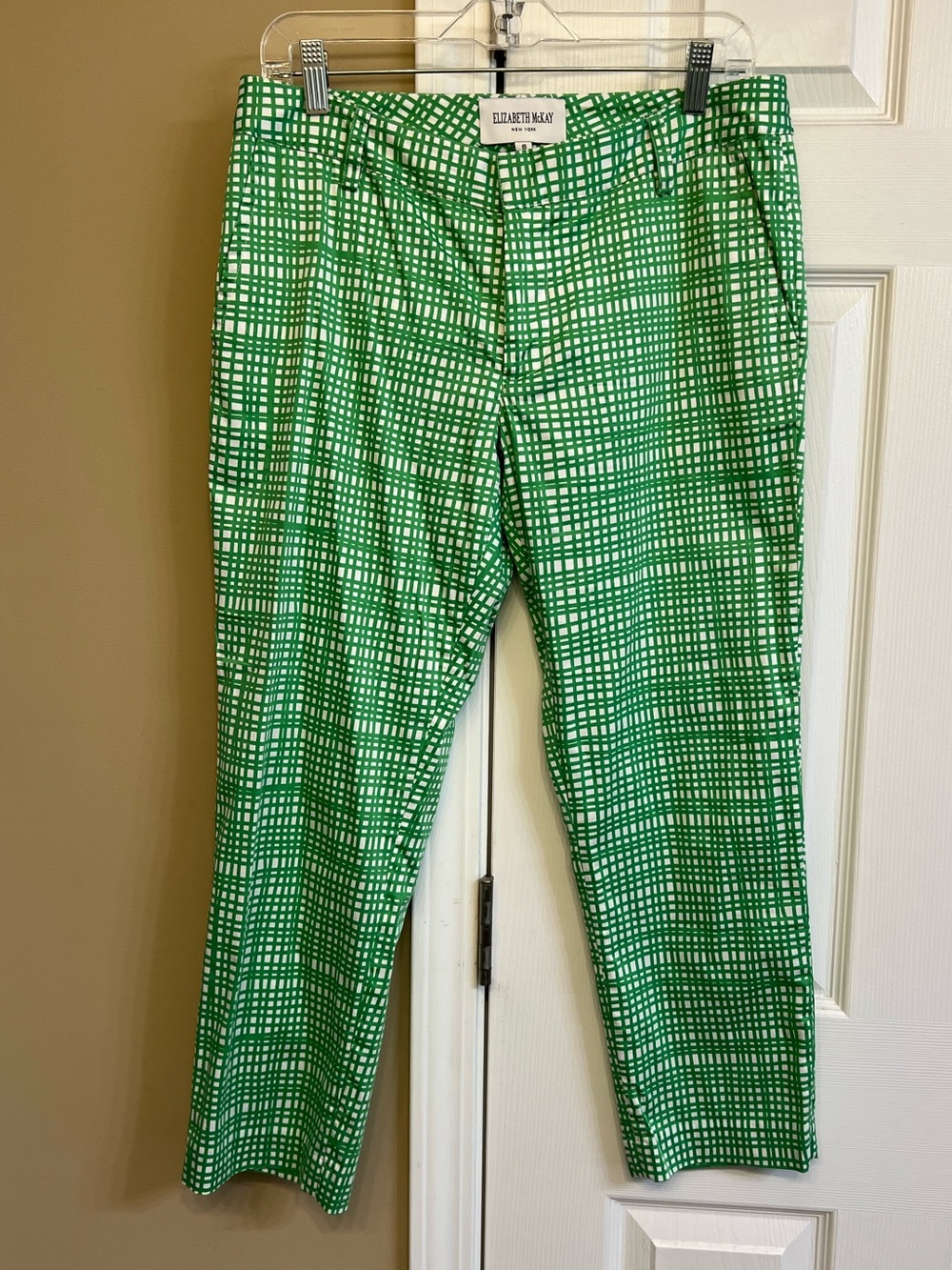 Elizabeth McKay Green and White Cropped Pants in excellent condition, size 8
